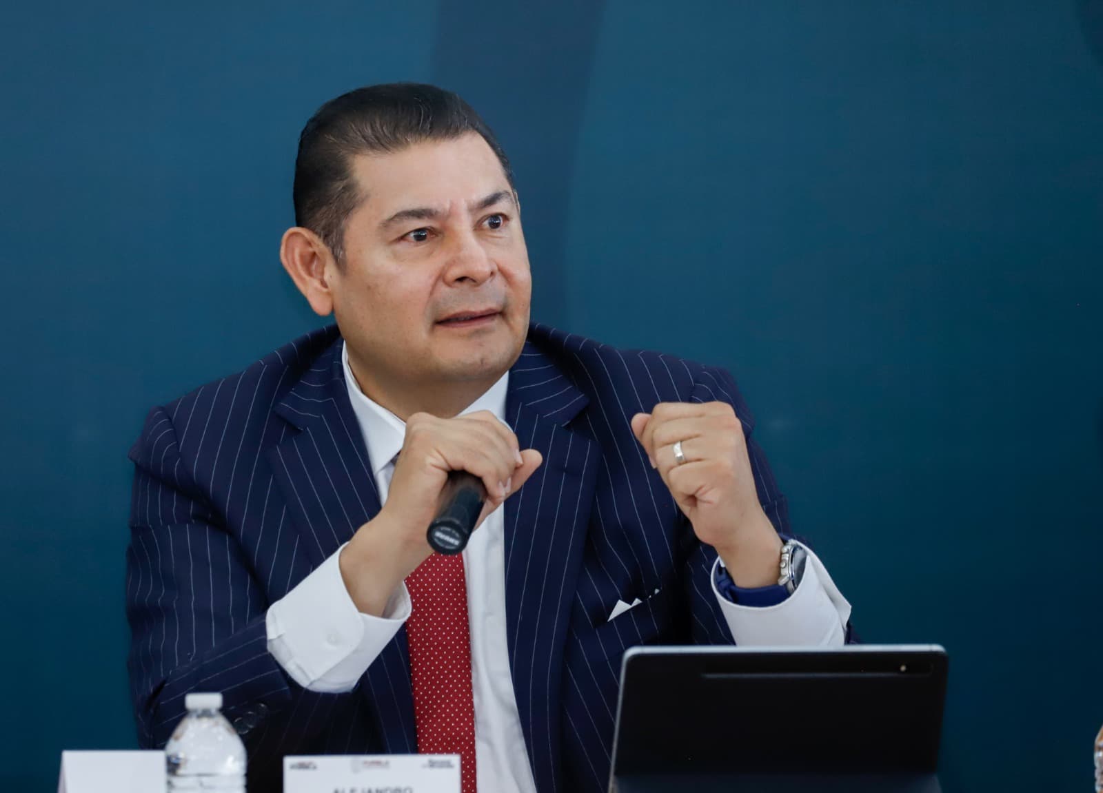 “La ley no se negocia, se aplica”: Armenta ante protestas en el Congreso