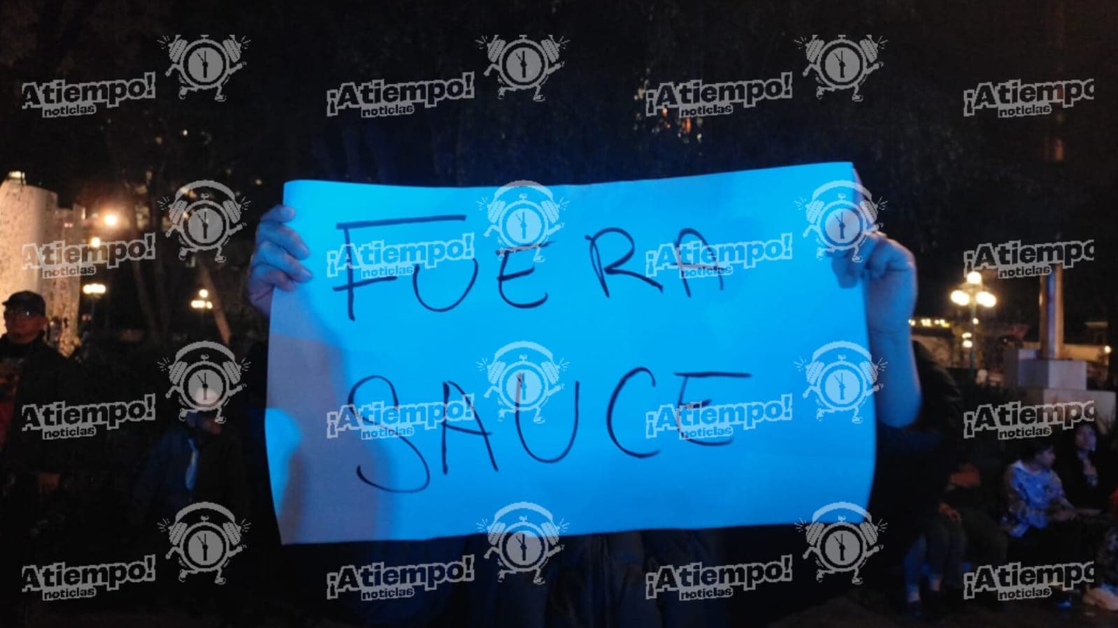 Policías Municipales se manifiestan en el zócalo de Puebla