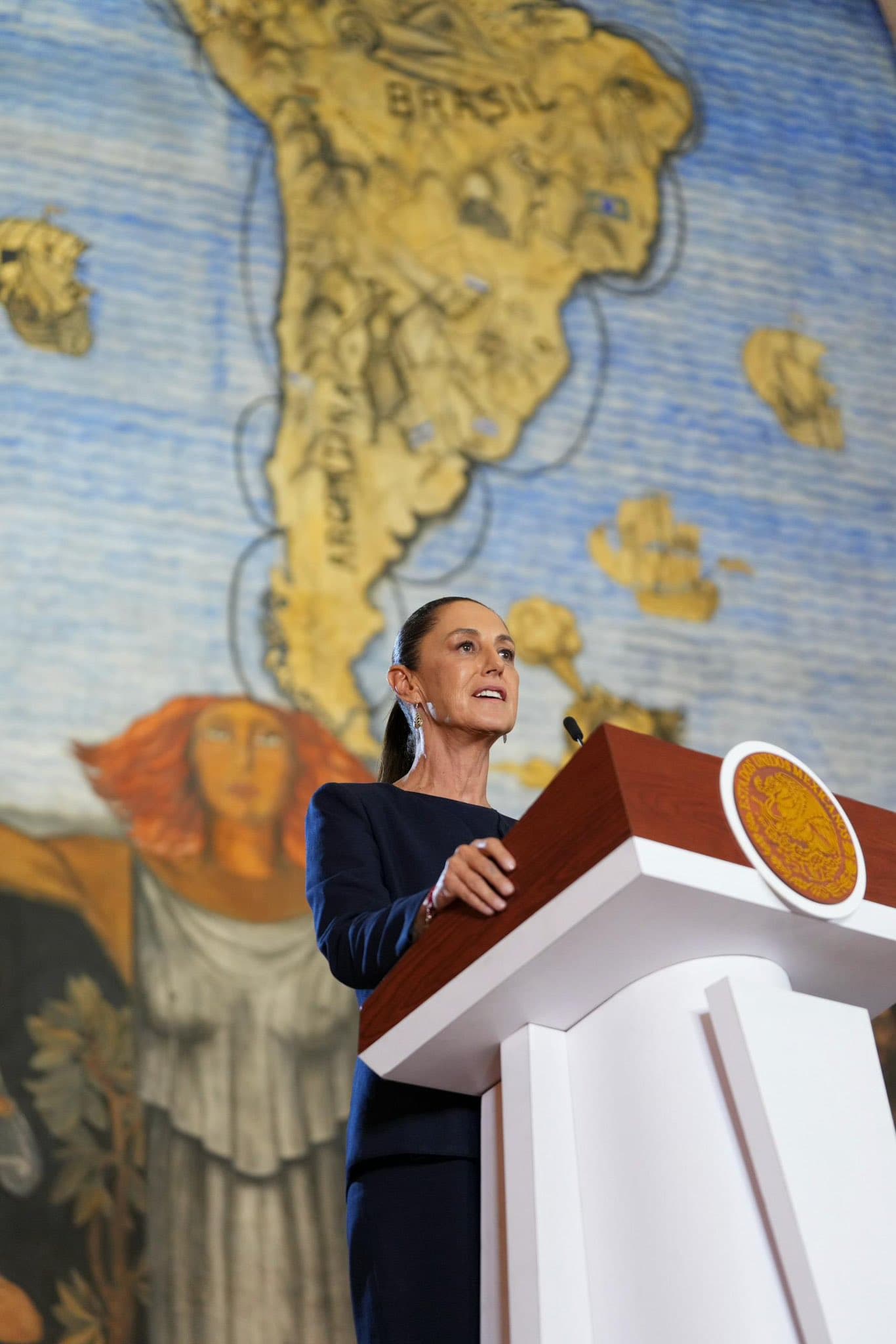 Anuncian aumento salarial para el magisterio nacional