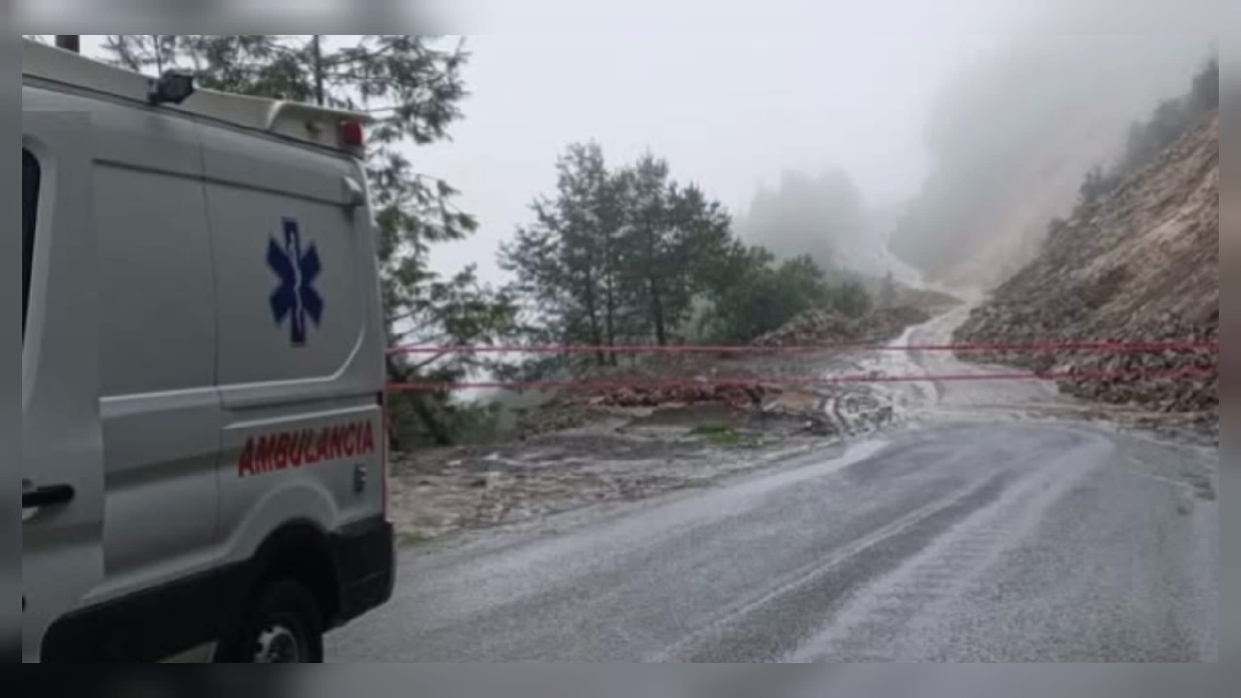 Cierran carretera Azumbilla–Tlacotepec por deslizamiento de lodo