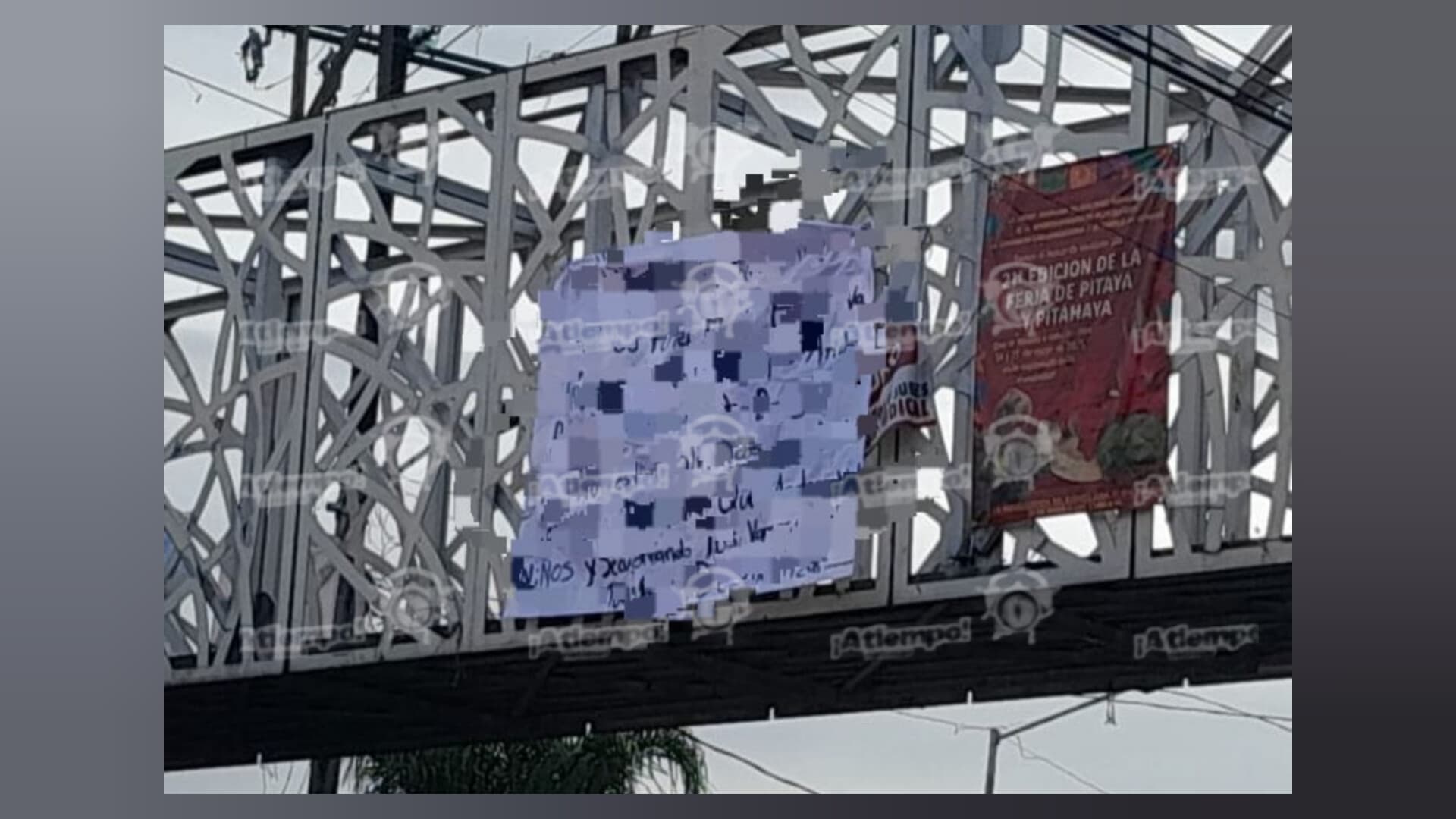 Colocan lona con amenazas en Amozoc, horas después de ataque a mando de seguridad