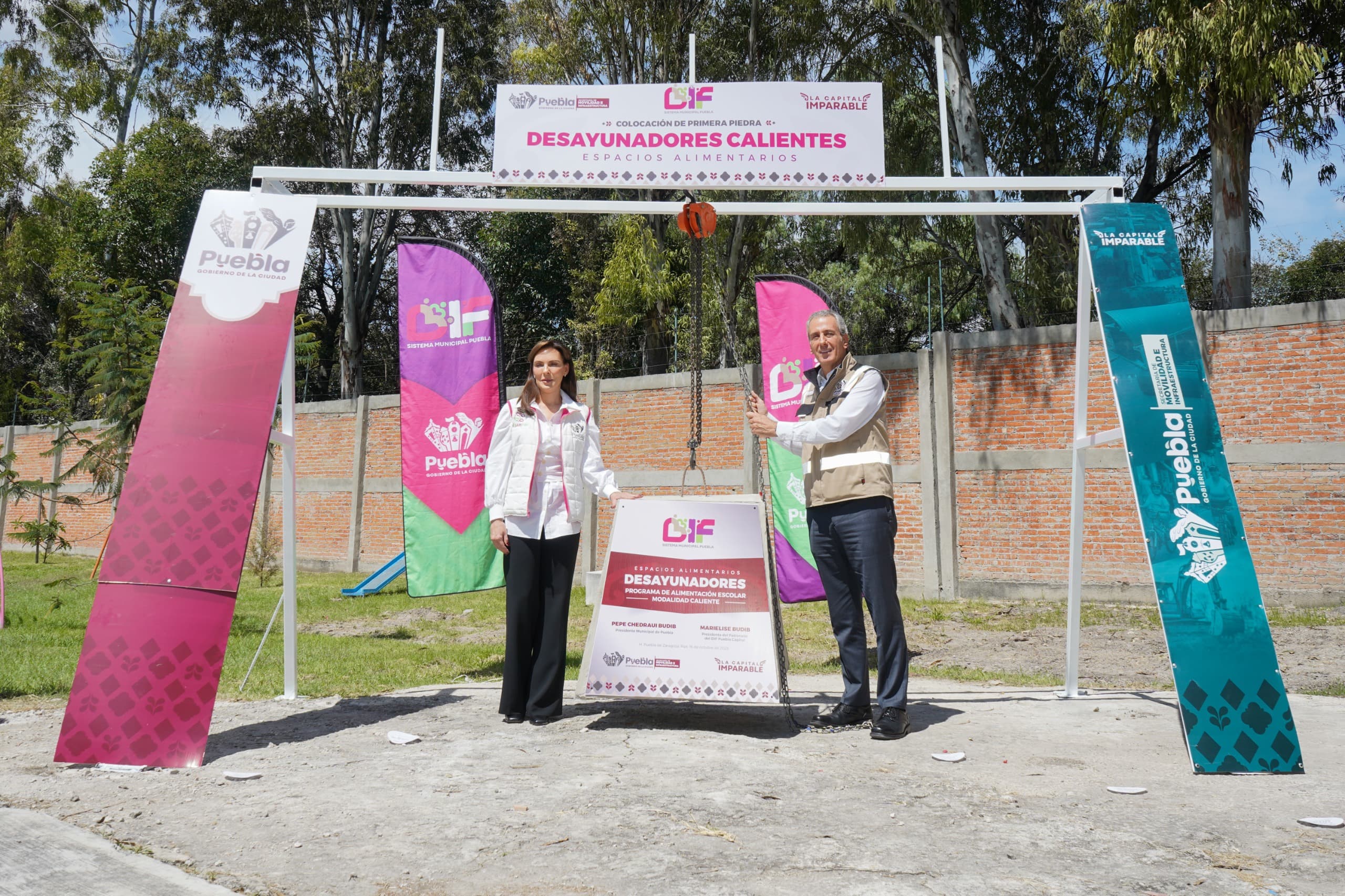 Inician construcción de desayunadores escolares en Puebla Capital