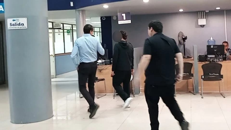 Luis R. Conriquez declara ante la fiscalía de Jalisco por presunta apología del delito