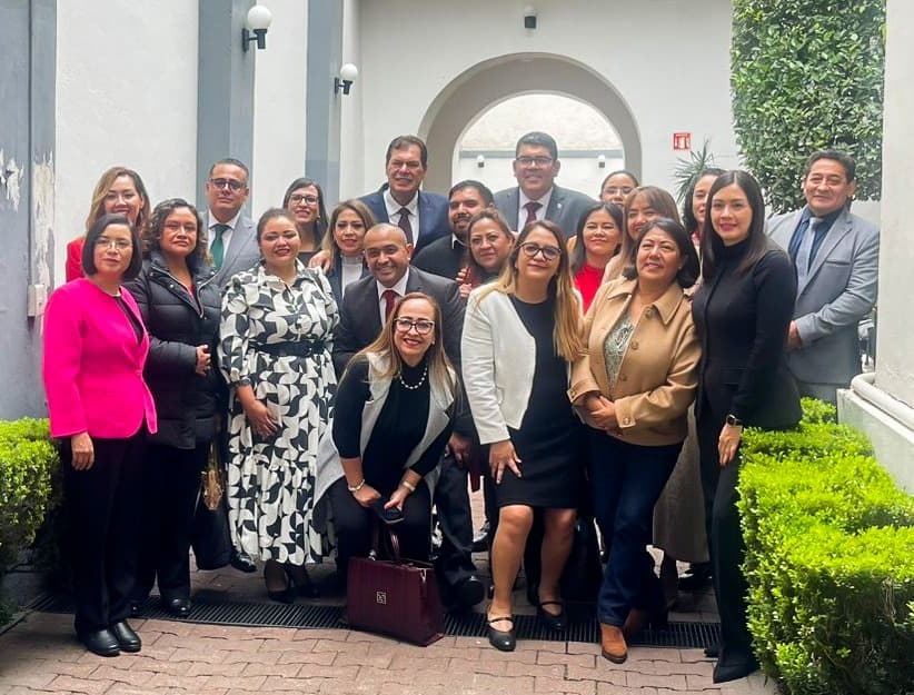 Presidenta del IEE Puebla participa en entrega de documento sobre reforma electoral