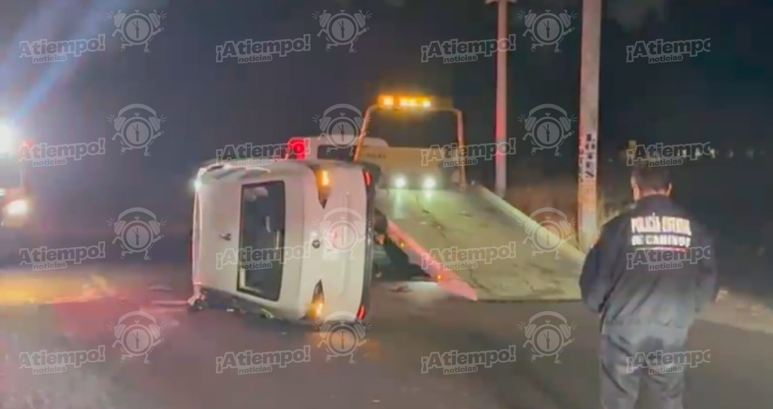 Vuelca automóvil en la autopista México-Puebla