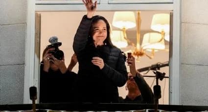 María Corina Machado llega a Oslo y saluda a seguidores