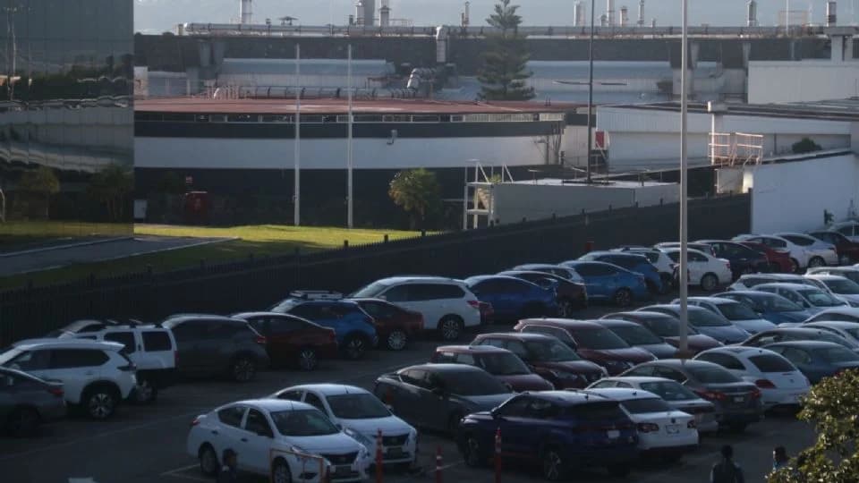 Trump avala fabricación de autos pequeños en EE. UU.