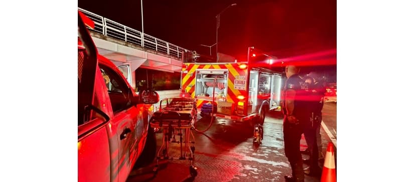 Rescatan a conductor prensado tras accidente en Periférico Ecológico