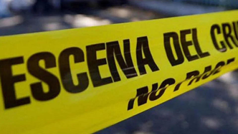 Hallan cadáver en avanzado estado de putrefacción cerca de carretera en Jonotla